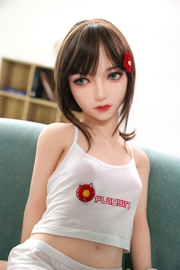132cm Small-Bust Anime Sex Doll – Lifelike Petite Silicone Doll with Japanese Style